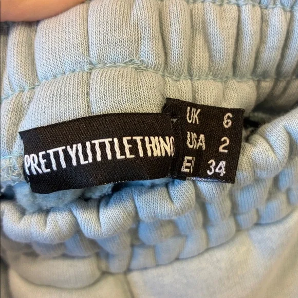 PrettyLittleThing Badge Detailed Strait leg Sweatpants- light blue - Picture 4 of 8